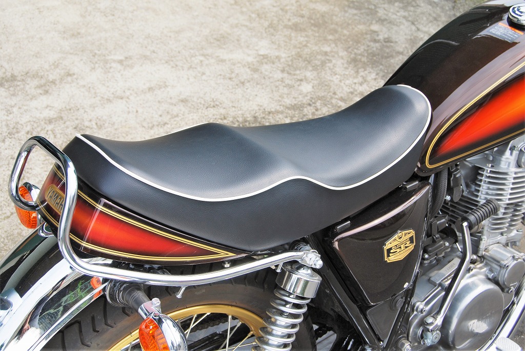 最大95%OFFクーポン sr400用 ANBU製 スタッズカウルシート シングル