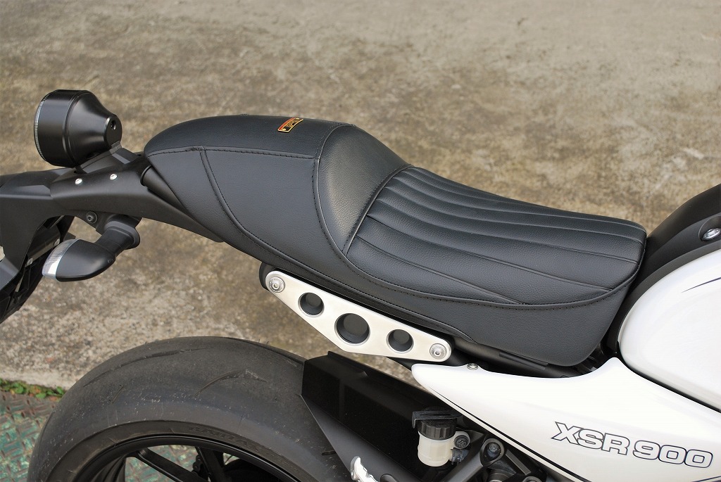 xsr900 純正 アンコ抜きシート - オートバイアクセサリー